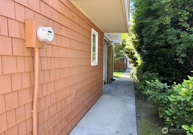 Photo 3 of Townhouse for sale at 11023 Se 240th Street #D2, Kent, WA 98031 | MLS# NWM2560872 | Listing updated on 2026-09-28