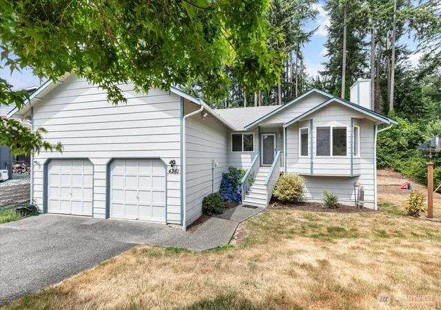 Photo 1 of Single family home for sale at 4361 Shadowood Dr, Clinton, WA 98236 | MLS# NWM2560879 | Listing updated on 2026-09-23