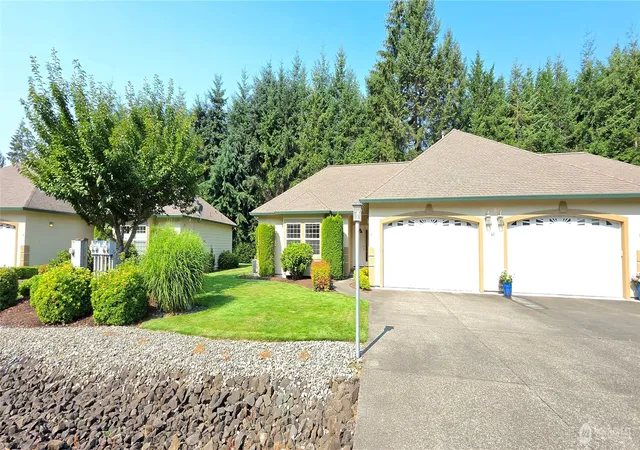 Photo 3 of Condo for sale at 41 E Beaumont Dr #A, Shelton, WA 98584 | MLS# NWM2560896 | Listing updated on 2026-09-25