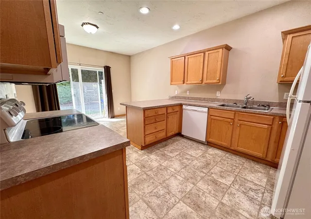 Photo 3 of Condo for sale at 41 E Beaumont Dr #A, Shelton, WA 98584 | MLS# NWM2560896 | Listing updated on 2026-09-25