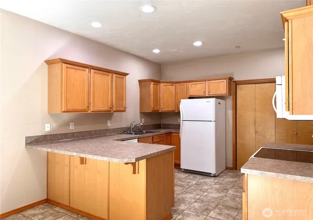 Photo 4 of Condo for sale at 41 E Beaumont Dr #A, Shelton, WA 98584 | MLS# NWM2560896 | Listing updated on 2026-09-25