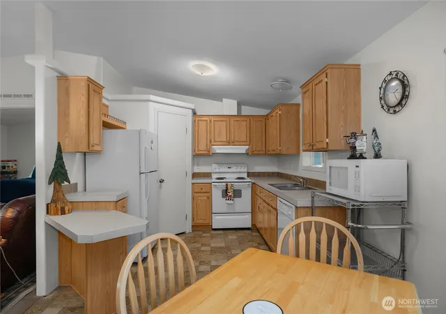 Photo 3 of Manufactured home for sale at 451 E Lakeshore Dr W, Shelton, WA 98584 | MLS# NWM2560898 | Listing updated on 2026-09-23