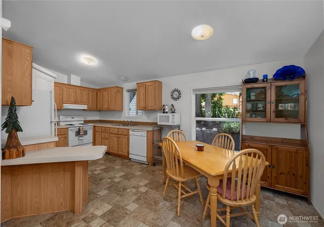 Photo 3 of Manufactured home for sale at 451 E Lakeshore Dr W, Shelton, WA 98584 | MLS# NWM2560898 | Listing updated on 2026-09-23