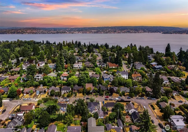 Photo 2 of Single family home for sale at 5717 59th Avenue Ne, Seattle, WA 98105 | MLS# NWM2560902 | Listing updated on 2026-10-07