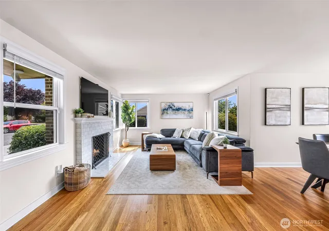 Photo 4 of Single family home for sale at 5717 59th Avenue NE, Seattle, WA 98105 | MLS# NWM2560902 | Listing updated on 2026-10-07