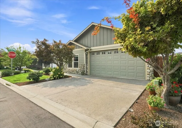 Photo 3 of Sale Pending at 387 Ridgewood Dr, Manson, WA 98831 | MLS# NWM2560929 | Listing updated on 2026-10-01