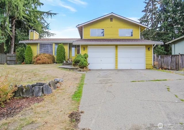 Single family home for sale at 31616 3rd Place S, Federal Way, WA 98003 | MLS# NWM2560937