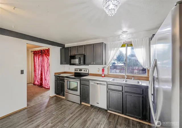 Photo 3 of Single family home for sale at 31616 3rd Place S, Federal Way, WA 98003 | MLS# NWM2560937 | Listing updated on 2026-10-01
