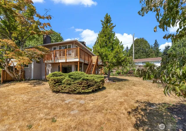 Photo 1 of Single family home for sale at 19524 53rd Avenue Ne, Lake Forest Park, WA 98155 | MLS# NWM2560944 | Listing updated on 2026-10-01