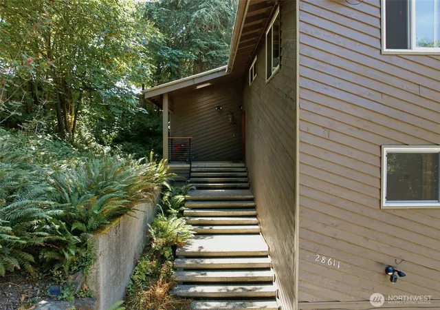 Photo 3 of Single family home for sale at 28611 16th Avenue S, Federal Way, WA 98003 | MLS# NWM2560952 | Listing updated on 2026-09-21