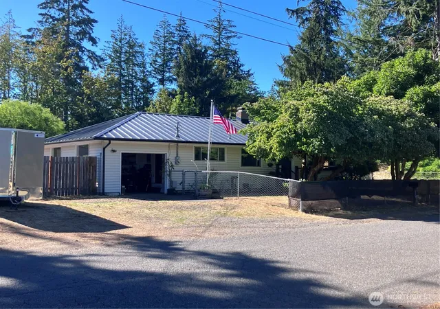 Photo 3 of Single family home for sale at 703 S 16th Street, Shelton, WA 98584 | MLS# NWM2560953 | Listing updated on 2026-10-01