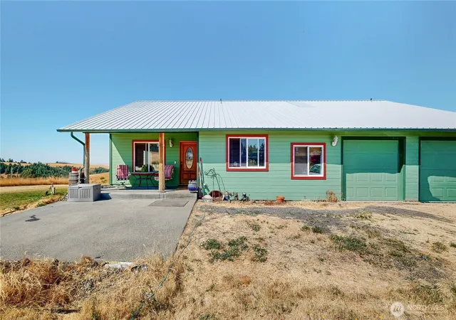 Photo 3 of Single family home for sale at 5112 Lewis Peak Rd, Waitsburg, WA 99361 | MLS# NWM2560954 | Listing updated on 2026-09-23