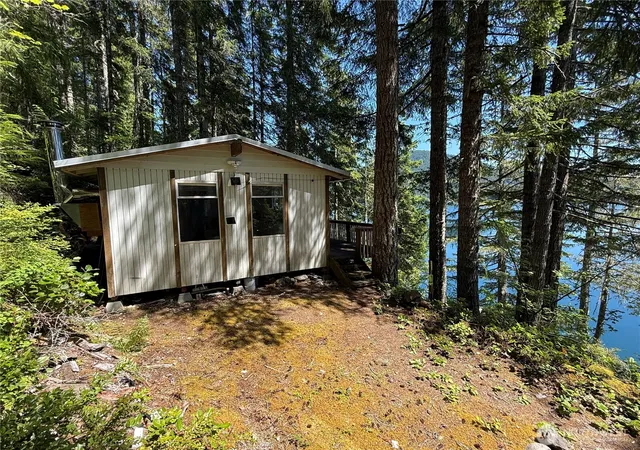 Photo 1 of Single family home for sale at 531 W Mackinaw Rd, Shelton, WA 98584 | MLS# NWM2560988 | Listing updated on 2026-09-23