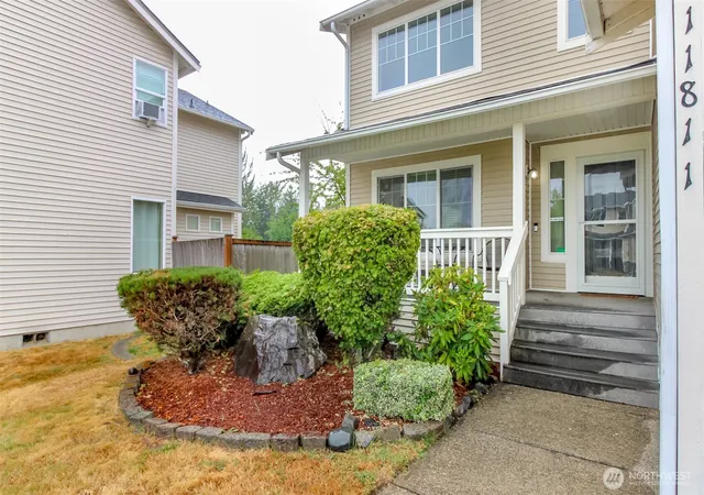 Photo 2 of Single family home for sale at 11811 126th Street Ct E, Puyallup, WA 98374 | MLS# NWM2560999 | Listing updated on 2026-09-23
