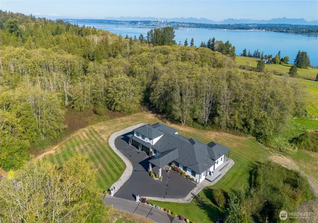 Photo 1 of Mansion for sale at 8660 Drayton View Ln, Blaine, WA 98230 | MLS# NWM2561000 | Listing updated on 2026-09-19