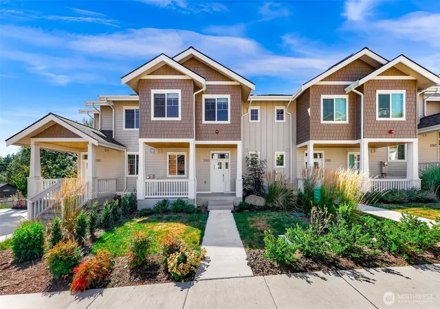 Photo 1 of Townhouse for sale at 3503 Sussex Dr, Bellingham, WA 98226 | MLS# NWM2561036 | Listing updated on 2026-09-23