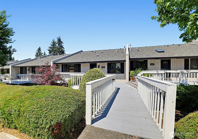 Photo 4 of Townhouse for sale at 2748 SW 327th Street #C15, Federal Way, WA 98023 | MLS# NWM2561037 | Listing updated on 2026-10-01