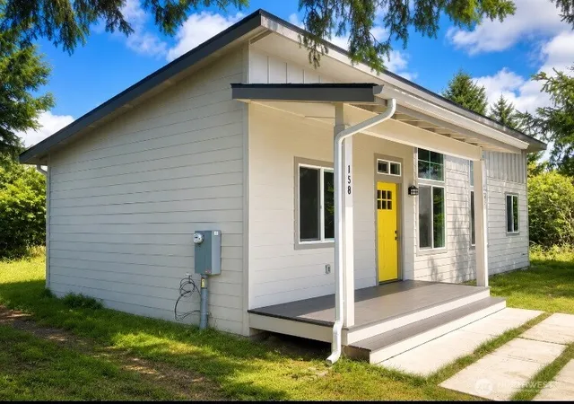 Photo 2 of Single family home for sale at 150 N Wynoochee Dr Sw, Ocean Shores, WA 98569 | MLS# NWM2561038 | Listing updated on 2026-09-23