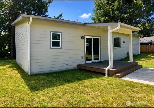 Photo 3 of Single family home for sale at 150 N Wynoochee Dr Sw, Ocean Shores, WA 98569 | MLS# NWM2561038 | Listing updated on 2026-09-23