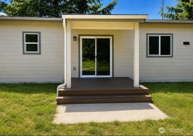 Photo 3 of Single family home for sale at 150 N Wynoochee Dr SW, Ocean Shores, WA 98569 | MLS# NWM2561038 | Listing updated on 2026-09-23