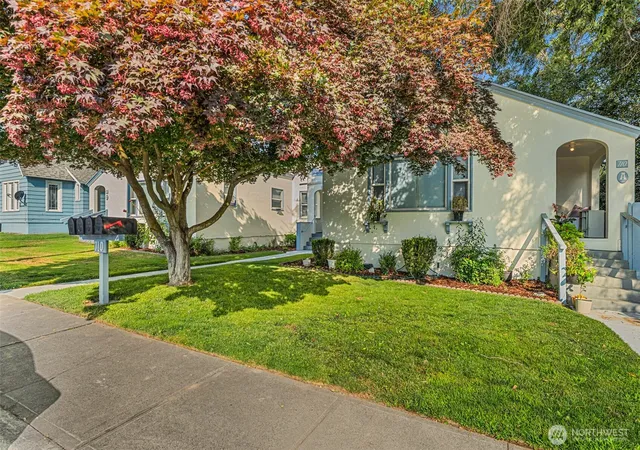 Photo 2 of Multi family home for sale at 710 S Monroe St, Wenatchee, WA 98801 | MLS# NWM2561053 | Listing updated on 2026-09-25