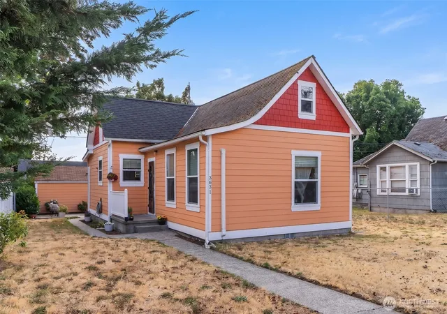Photo 1 of Single family home for sale at 3631 E Spokane St, Tacoma, WA 98404 | MLS# NWM2561078 | Listing updated on 2026-09-25