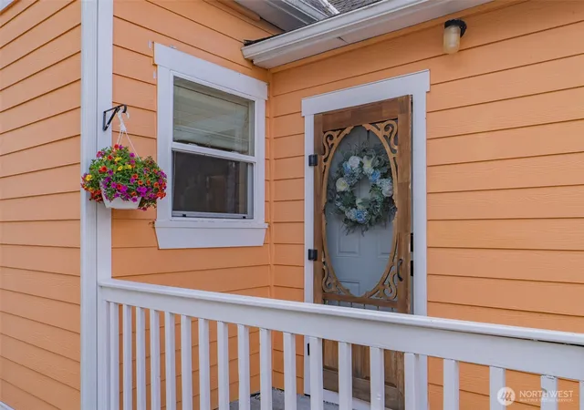 Photo 2 of Single family home for sale at 3631 E Spokane St, Tacoma, WA 98404 | MLS# NWM2561078 | Listing updated on 2026-09-25