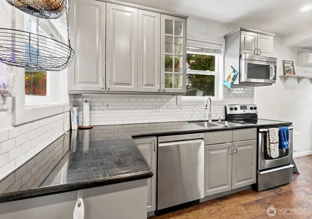 Photo 3 of Single family home for sale at 3631 E Spokane St, Tacoma, WA 98404 | MLS# NWM2561078 | Listing updated on 2026-09-25