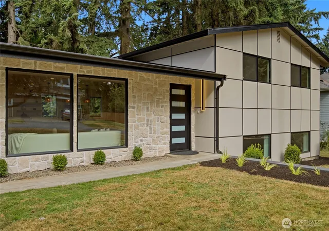 Photo 4 of Single family home for sale at 15709 76th Place NE, Kenmore, WA 98028 | MLS# NWM2561125 | Listing updated on 2026-10-01
