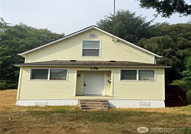 Photo 2 of Single family home for sale at 918 W Marion St, Aberdeen, WA 98520 | MLS# NWM2561130 | Listing updated on 2026-09-25