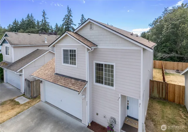Photo 2 of Sale Pending at 355 Stonewood Pl, Bremerton, WA 98310 | MLS# NWM2561154 | Listing updated on 2026-09-25