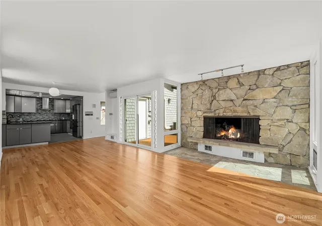 Photo 3 of Single family home for sale at 803 South 301st Pl, Federal Way, WA 98003 | MLS# NWM2561157 | Listing updated on 2026-09-23
