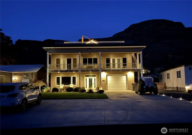 Photo 1 of Single family home for sale at 825 Hunter Ave Sw, Quincy, WA 98848 | MLS# NWM2561167 | Listing updated on 2026-09-24