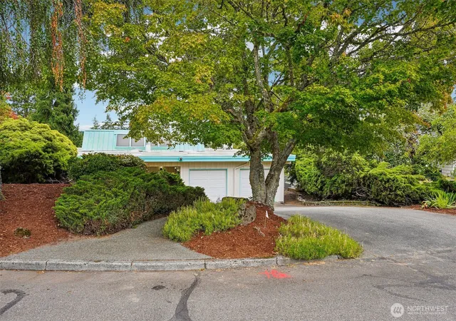 Photo 2 of Single family home for sale at 1027 Crestwood Ln, Fircrest, WA 98466 | MLS# NWM2561180 | Listing updated on 2026-09-23