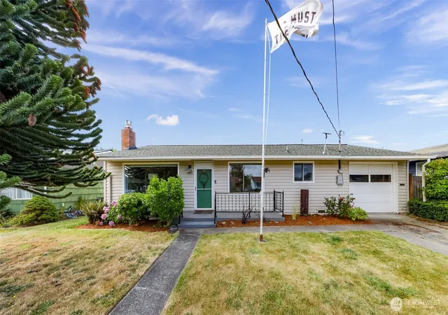 Photo 3 of Single family home for sale at 1505 39th Street, Anacortes, WA 98221 | MLS# NWM2561186 | Listing updated on 2026-09-29