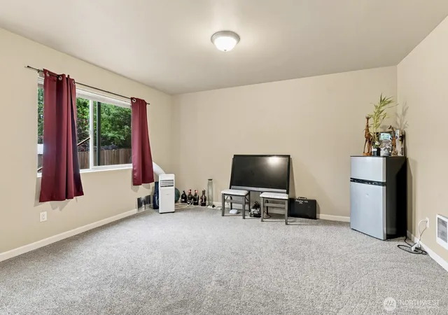 Photo 4 of Single family home for sale at 2315 SE Kelby Cir, Port Orchard, WA 98366 | MLS# NWM2561188 | Listing updated on 2026-09-23