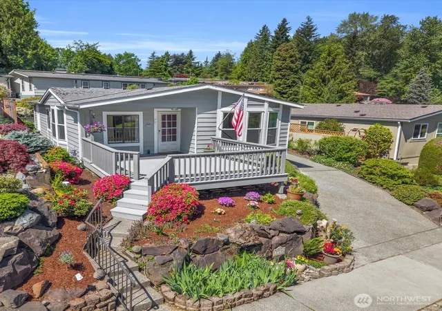 Photo 2 of Contingent at 17235 119th Avenue Ne, Bothell, WA 98011 | MLS# NWM2561190 | Listing updated on 2026-09-23