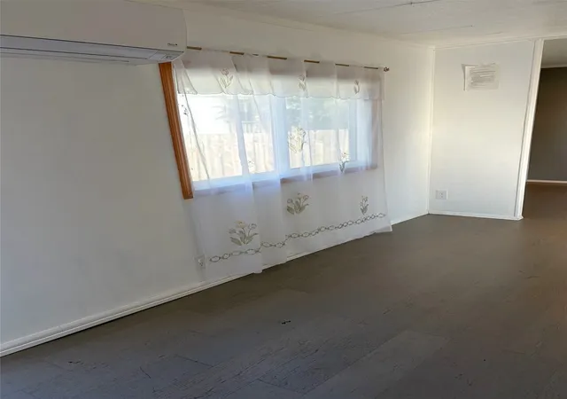 Photo 2 of Manufactured home for sale at 700 NW Crosby Ave #100, Oak Harbor, WA 98277 | MLS# NWM2561194 | Listing updated on 2026-10-22