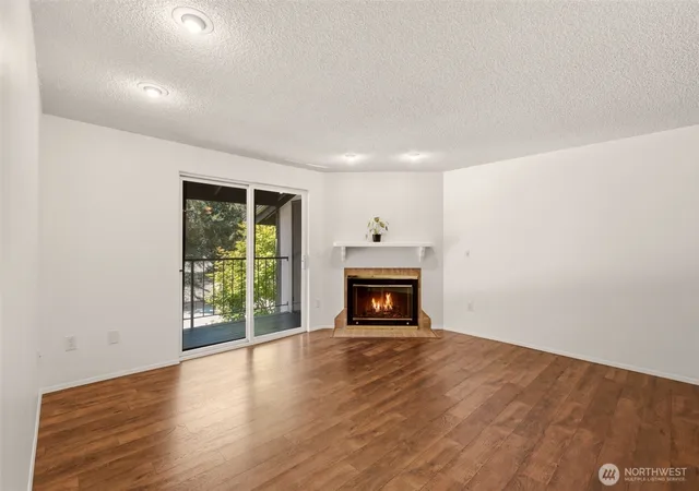 Photo 4 of Condo for sale at 4601 Grandview Dr W #R317, Tacoma, WA 98466 | MLS# NWM2561218 | Listing updated on 2026-09-23