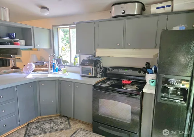 Photo 4 of Manufactured home for sale at 2907 341st Court S #27, Roy, WA 98580 | MLS# NWM2561222 | Listing updated on 2026-09-23