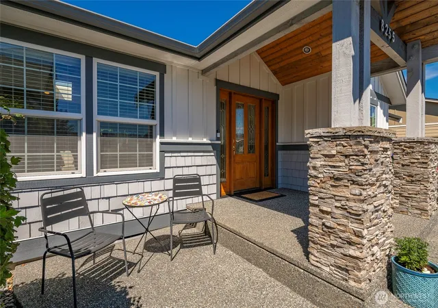 Photo 3 of Single family home for sale at 8255 Snohomish Rd, Blaine, WA 98230 | MLS# NWM2561228 | Listing updated on 2026-09-29