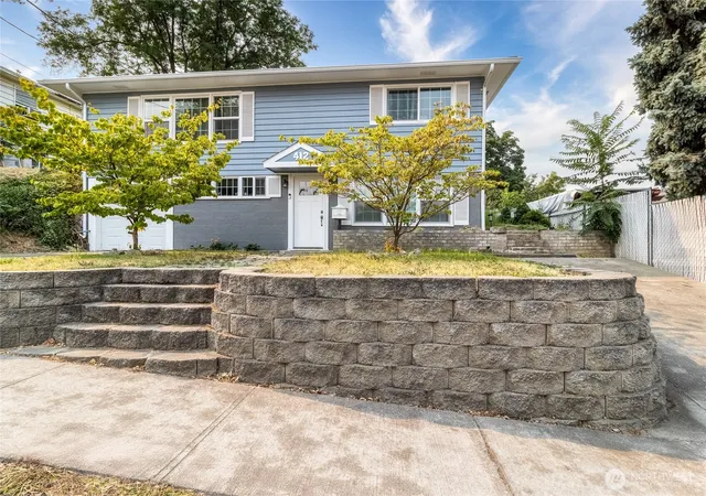 Photo 1 of Single family home for sale at 412 Se 5th Street, College Place, WA 99324 | MLS# NWM2561246 | Listing updated on 2026-09-23