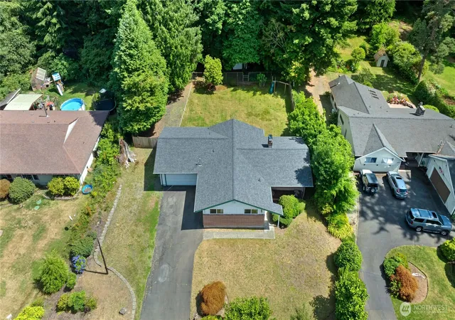 Photo 3 of Sale Pending at 400 Fairway Dr, Aberdeen, WA 98520 | MLS# NWM2561250 | Listing updated on 2026-09-29