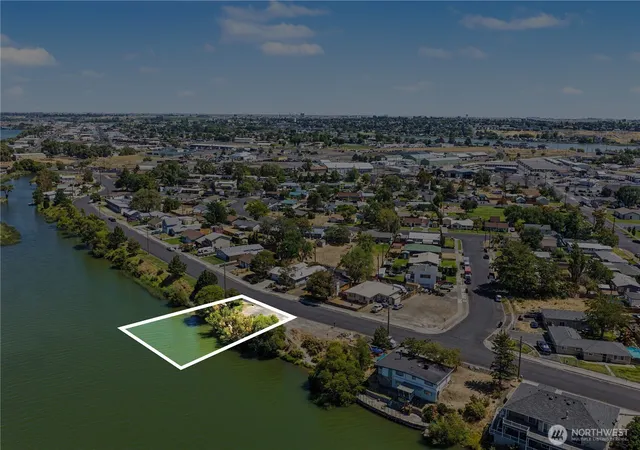 Photo 2 of Land for sale at 0 W Marina Dr, Moses Lake, WA 98837 | MLS# NWM2561264 | Listing updated on 2026-09-23