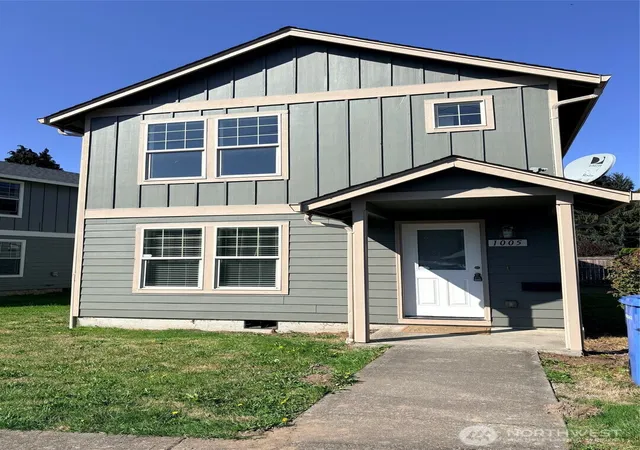 Photo 1 of Single family home for sale at 1005 Pacific Ave N, Kelso, WA 98626 | MLS# NWM2561289 | Listing updated on 2026-09-26