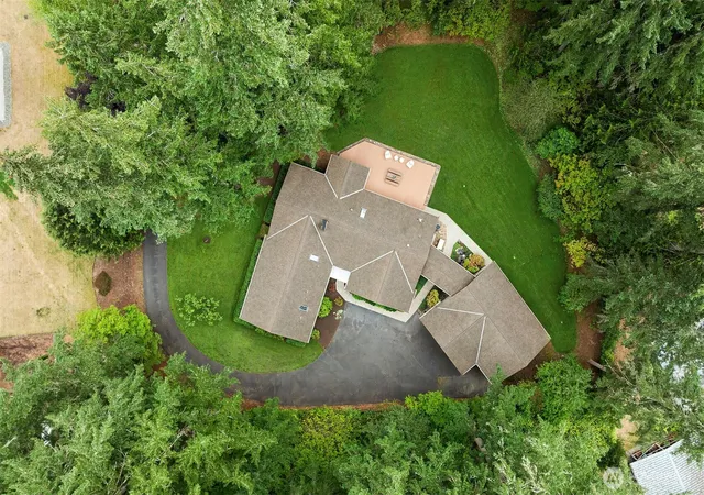 Photo 2 of Sale Pending at 15955 Avondale Rd Ne, Woodinville, WA 98072 | MLS# NWM2561293 | Listing updated on 2026-10-02