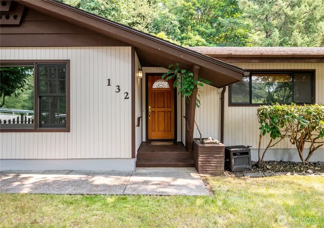 Photo 2 of Single family home for sale at 132 Alpha, Longview, WA 98632 | MLS# NWM2561304 | Listing updated on 2026-09-28