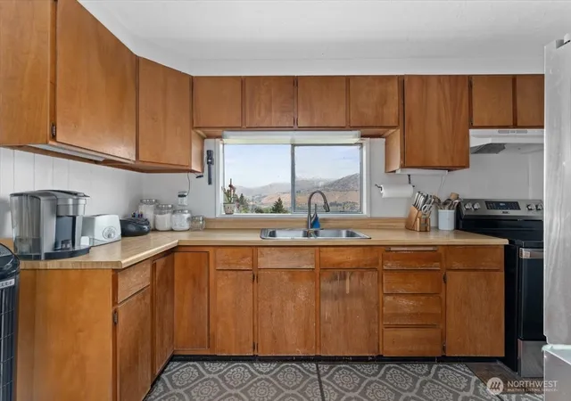 Photo 3 of Single family home for sale at 1638 Green Ave, Manson, WA 98831 | MLS# NWM2561313 | Listing updated on 2026-09-24