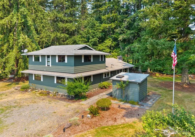 Photo 2 of Sale Pending at 907 Logan Hl, Chehalis, WA 98532 | MLS# NWM2561318 | Listing updated on 2026-09-15