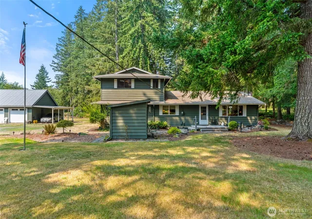 Photo 4 of Sale Pending at 907 Logan Hl, Chehalis, WA 98532 | MLS# NWM2561318 | Listing updated on 2026-09-15